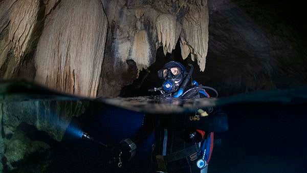 Christmas Island Thundercliff Cave credit Scott Portelli_AUS2160 NL